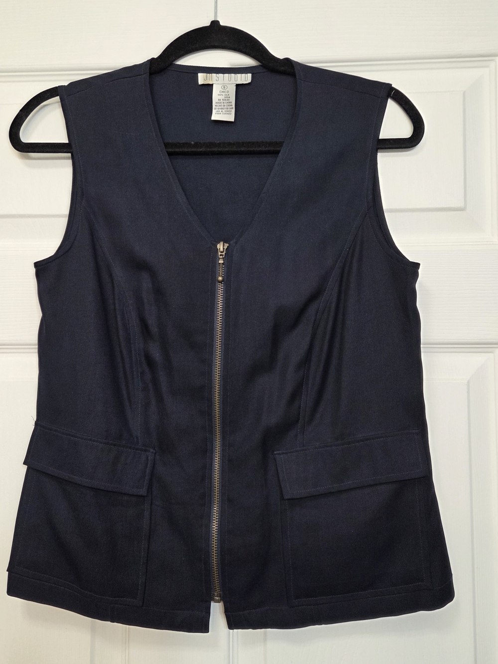 Ladies Chico’s JM Studio 100% Silk Navy Zip Front Utility Vest Size Small
